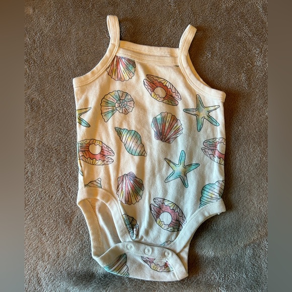 4 pairs of tank top onesies - Picture 7 of 8